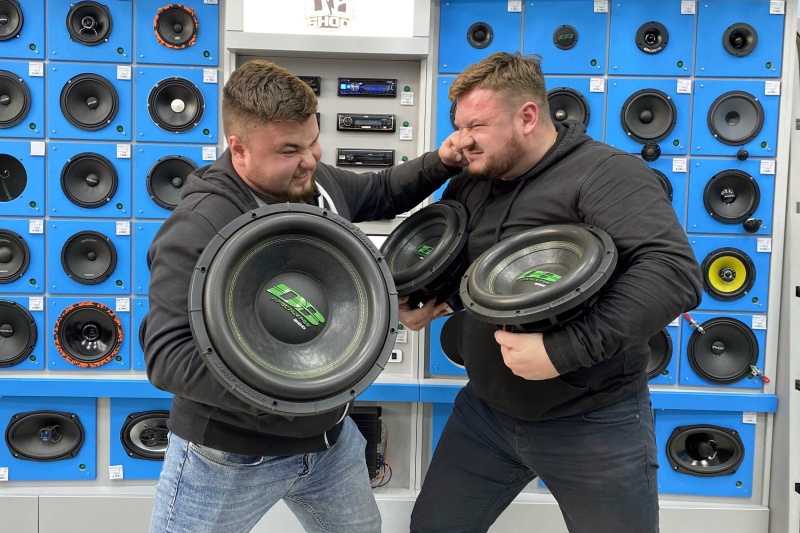 Два сабвуфера или один большой — что выбрать? Два сабвуфера или один большой — что выбрать?